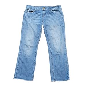 American Eagle women's jeans.      T8